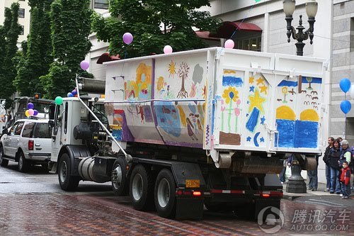 勾臂式垃圾車(chē)