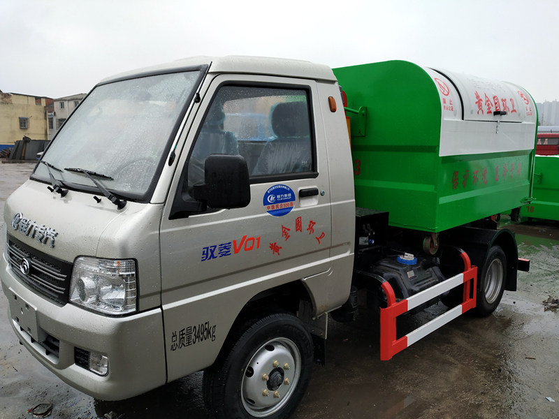 后雙輪勾臂垃圾車(chē)圖1