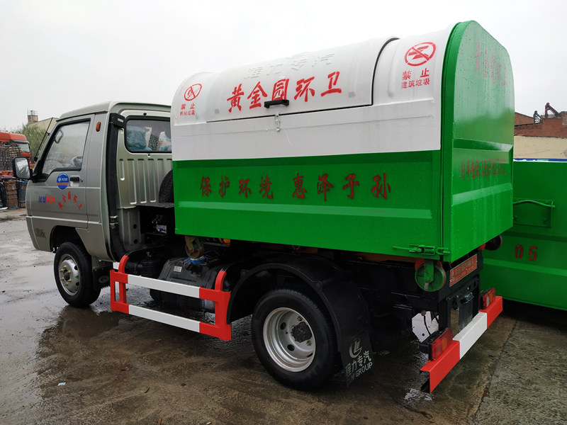 后雙輪勾臂垃圾車(chē)圖2