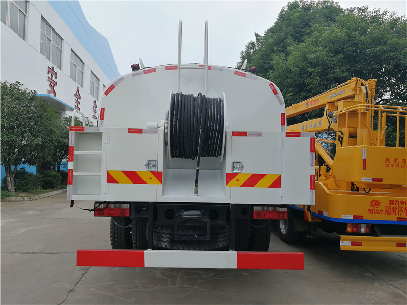 東風D9高壓清洗車
