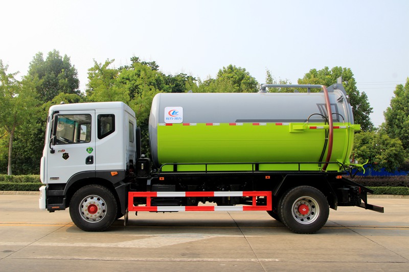 東風(fēng)D9吸污車