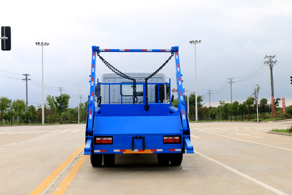 東風(fēng)D9擺臂式垃圾車