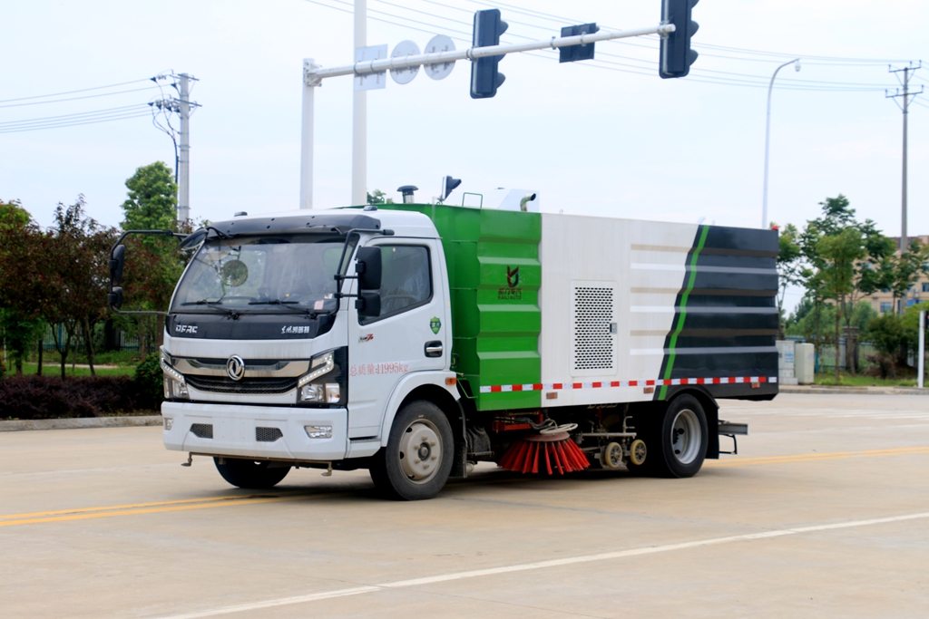 東風(fēng)大多利卡洗掃車