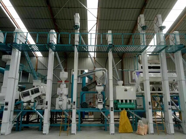 開封大米加工設(shè)備廠家講述使用加工設(shè)備時(shí)注意事項(xiàng)(圖1) 開封大米加工設(shè)備廠家講述使用加工設(shè)備時(shí)注意事項(xiàng)(圖1)