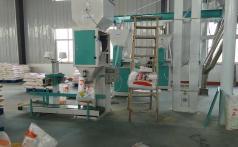 玉米加工機械操作過程中如何才能保證生產(chǎn)安全(圖1) 玉米加工機械操作過程中如何才能保證生產(chǎn)安全(圖1)