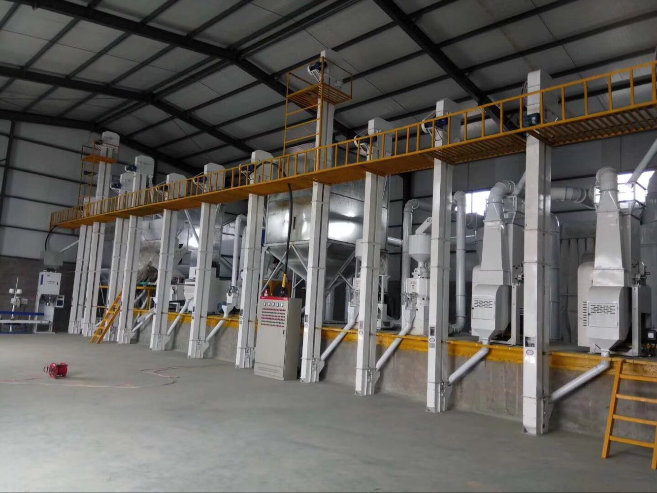 操作玉米深加工設(shè)備如何避免玉米胚的破碎?(圖1) 玉米深加工設(shè)備